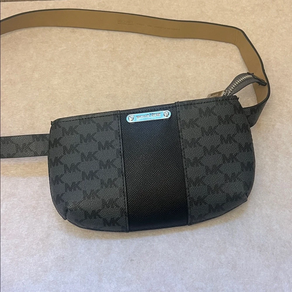 Michael Kors Monogram‎ one size Belt bag